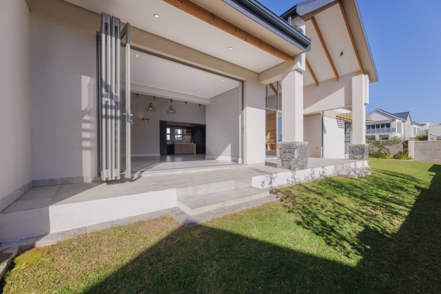 4 Bedroom Property for Sale in Kingswood Golf Estate Western Cape
